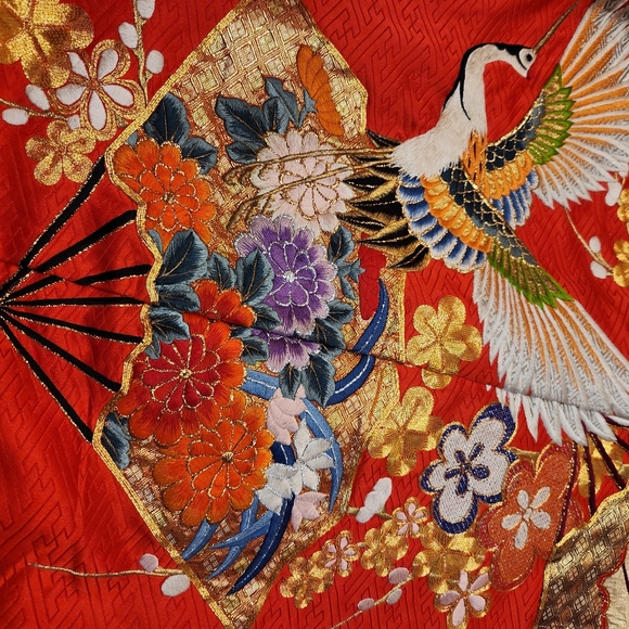 Kimono Heavily Embroidered - Picture 2 of 16
